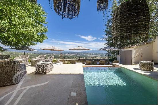 Gordes - Village house with troglodyte pool and panoramic views