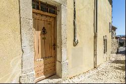 Gordes - Village house with troglodyte pool and panoramic views