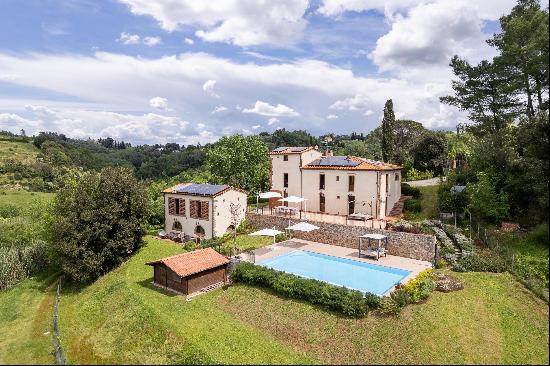 Charming farmhouse with an infinity pool, an annex, land, and panoramic views over the Tus