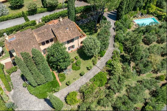 Splendid villa with a swimming pool in one of the most exclusive areas of Lucca