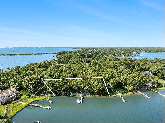 Introducing a unique waterfront property to the market for the first time: an exceptional 