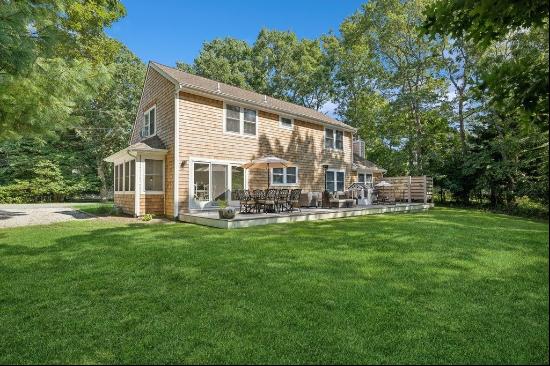 Welcome to 45 Fox Hunt, a captivating haven nestled in the heart of Amagansett, NY. This b