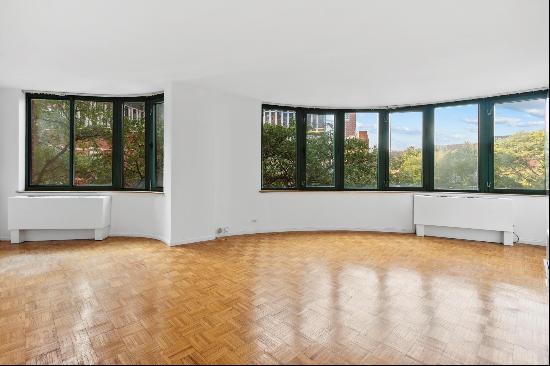 Tribeca Rental: Very large, expansive one-bedroom in one of Tribeca's most sought-after bu