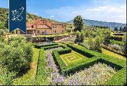 16th-century villa with an Italian-style garden for sale in the province of Florence