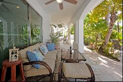 DUPLEX 6 BEDROOM HOME NEAR THE BEACH