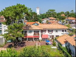 HOSSEGOR, IN THE HEART OF THE TOWN CENTER, 370 sqm HOUSE