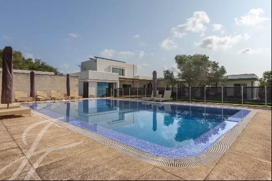 Impressive 6 bedroom villa for sale near Llucmaçanes