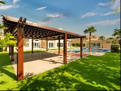 Family-Friendly Arabian Ranches Villa with a Pool