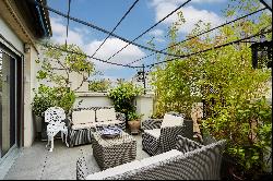 Paris 14th District - An ideal pied a terre with a terrace