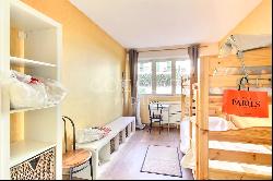 SAINT-JEAN-DE-LUZ - AN APARTMENT WITH A TERRACE ENJOYING AN OCEAN VIEW. WITH A PARKING SP