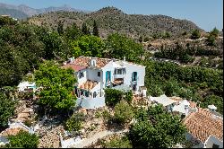 CORTIJO LA PERRINDA, an enchanting refuge in the mountains of Frigiliana, Andalusia