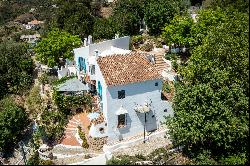 CORTIJO LA PERRINDA, an enchanting refuge in the mountains of Frigiliana, Andalusia