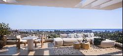 Splendid penthouse with sea views in Estepona