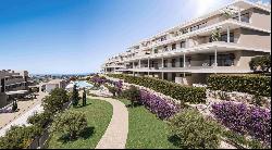 Splendid penthouse with sea views in Estepona