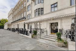 Modern lateral living in Portland Place