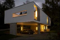 Modern, monolithic masterpiece in Bauhaus style