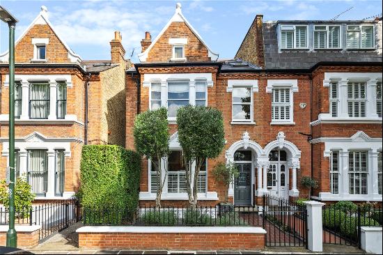 Baronsmead Road, Barnes, London, SW13 9RR