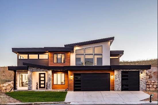 Custom 2-Story Mountain Modern in Traverse Mountain