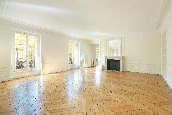 Paris 5th District - A superb 4-bed apartment rented unfurnished