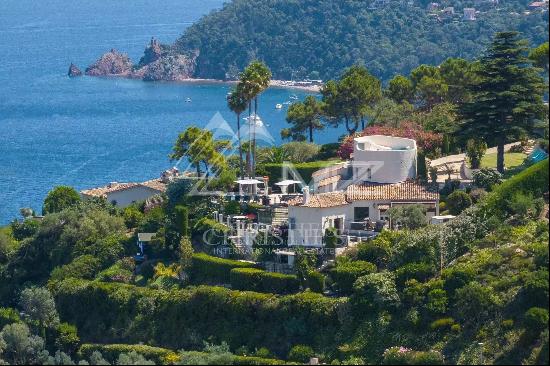 Theoule-sur-Mer - Villa neo-provencal style