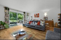 St. Leonards Road, Claygate, Esher, Surrey, KT10 0EL