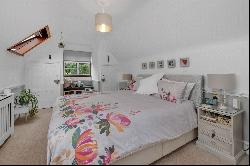 St. Leonards Road, Claygate, Esher, Surrey, KT10 0EL