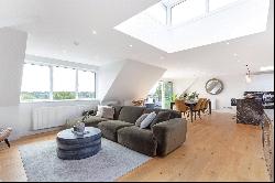 Castle Hill, Farnham, Surrey, GU9 7JF