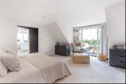 Castle Hill, Farnham, Surrey, GU9 7JF