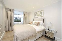 Vicarage Gate, London, W8 4HH