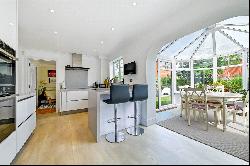 Nightingale Walk, Windsor, Berkshire, SL4 3HS