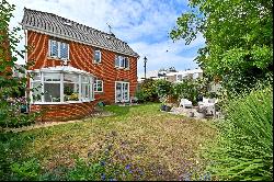 Nightingale Walk, Windsor, Berkshire, SL4 3HS