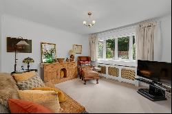 Brooklands Lane, Weybridge, Surrey, KT13 8UX