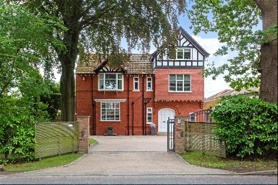 Adlington Road, Wilmslow, Cheshire, SK9 2BJ