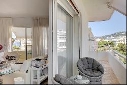 Luxury Apartment - Croisette, Cannes: Panoramic Sea Views and High-End Finishes