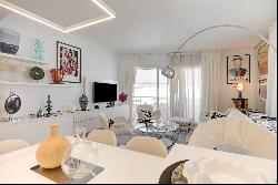 Luxury Apartment - Croisette, Cannes: Panoramic Sea Views and High-End Finishes