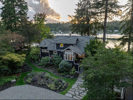 16675 Mariner Avenue Northeast, Bainbridge Island, WA 98110