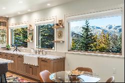 Exquisite Park Meadow Retreat: Like-New Remodel with Breathtaking Panoramic View