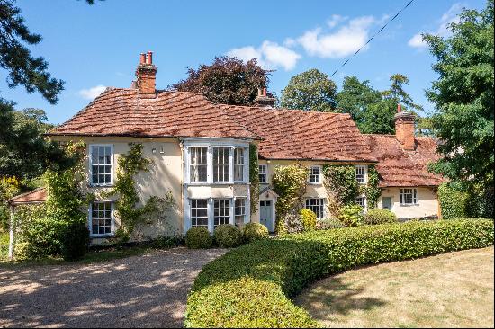 Exceptional Listed Hall set in delightful mature gardens