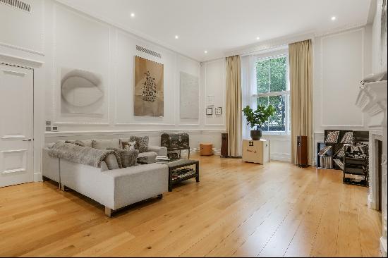 3 bedroom flat to rent in Knightsbridge, SW7