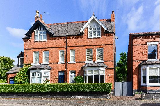 This handsome Victorian family home has been extended and refurbished to a high standard b