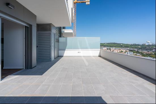 Excellent 2-bedroom apartment with garage in Carnaxide, oeiras.