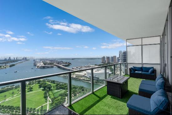 Elevate your life at the Marquis Residences, an oasis in the heart of downtown Miami. This