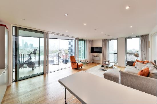 An eighth floor apartment with winter garden that affords stunning, far reaching London sk