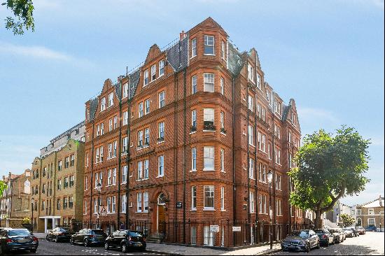 A wonderful one bedroom flat situated on the beautiful streets of Chelsea.