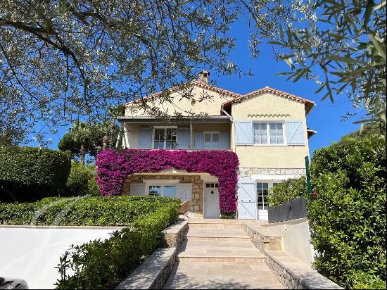 Antibes | Villa with swimming pool