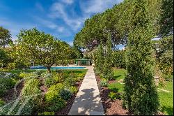 Cap d'Antibes | Renovated villa close to the beach