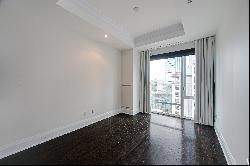 Spectacular unit at Yorkville