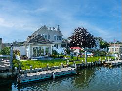 17 Marlin Road, East Quogue, NY 11942