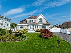 17 Marlin Road, East Quogue, NY 11942