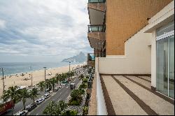 Oceanfront penthouse with panoramic views from Ipanema to Leblon